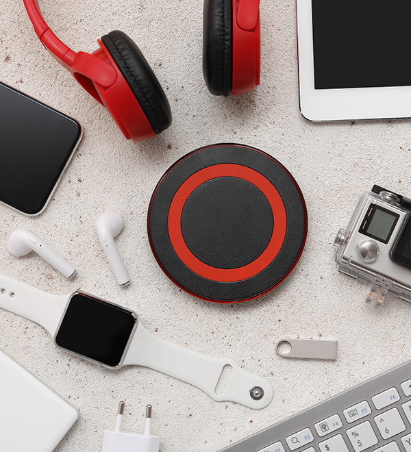 Gadgets inteligentes y accesorios que definen la vida moderna